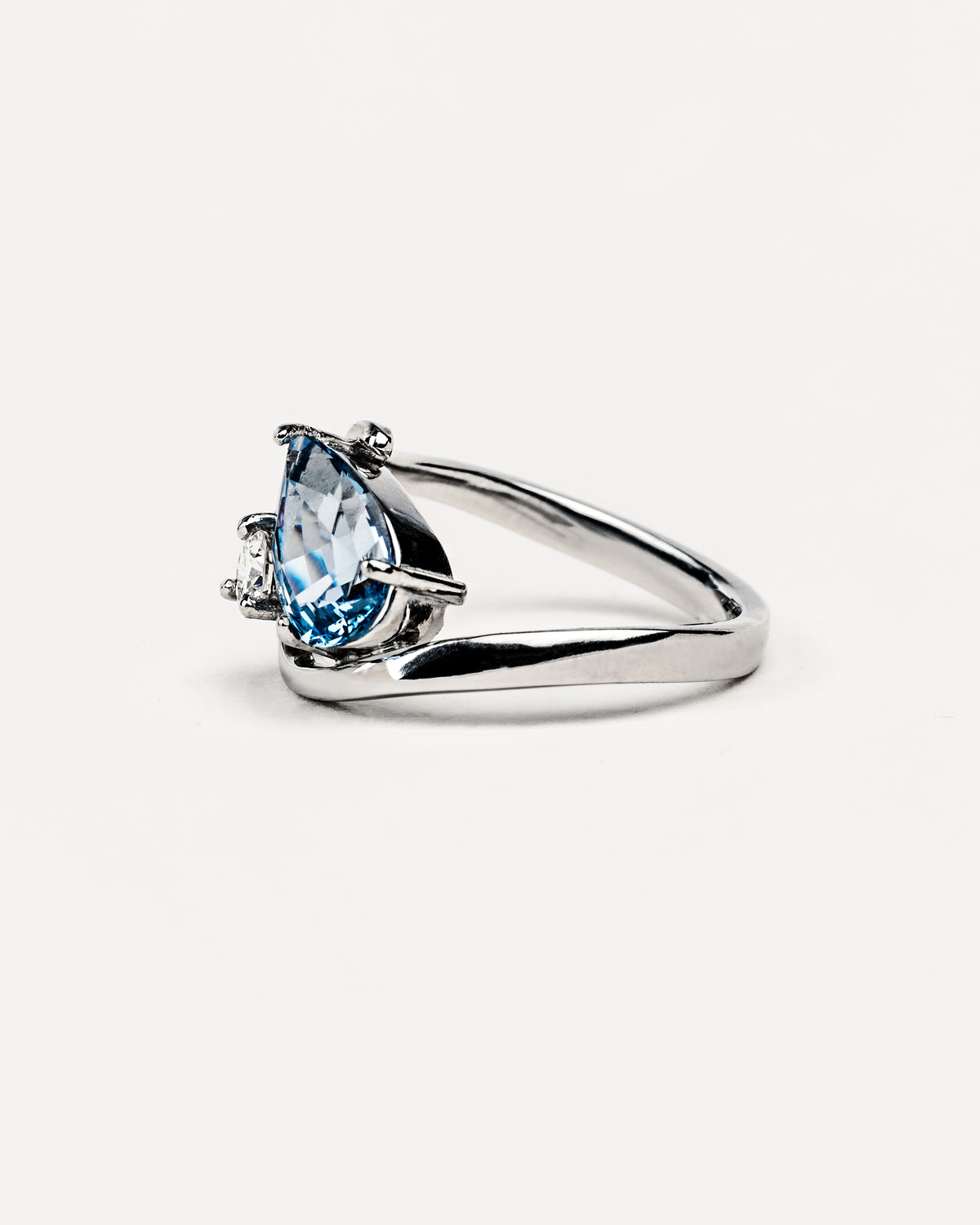 Sapphire engagement ring